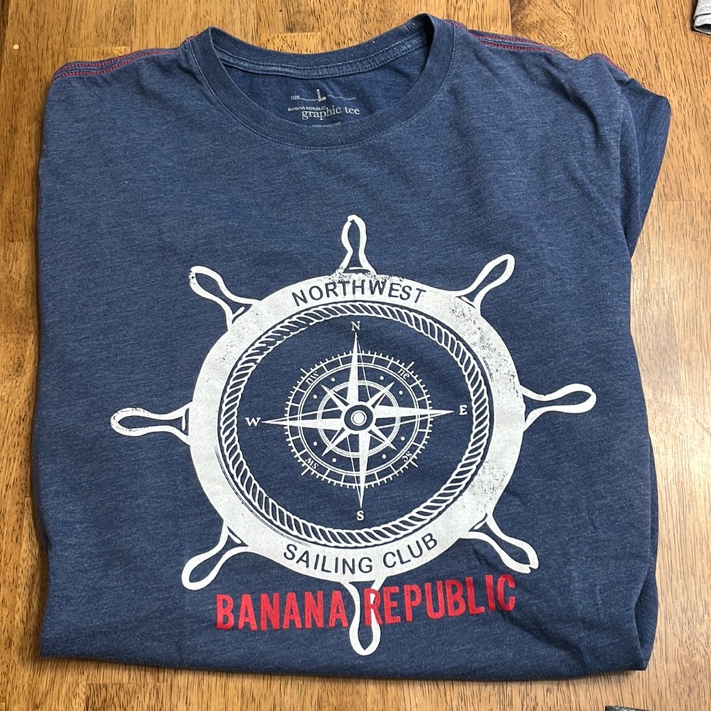 Navy Banana Republic T shirt Men’s Large